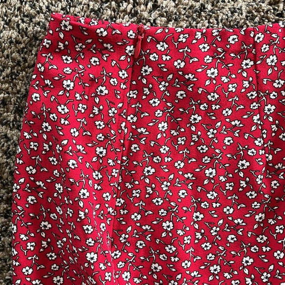 Red and white flower mini skirt - Picture 5 of 5